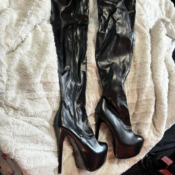 Publicite women’s thigh high boots.  Faux Leather - Picture 6 of 6